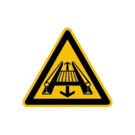 Warnschild: Warnung vor Gefahren durch eine Förderanlage im Gleis